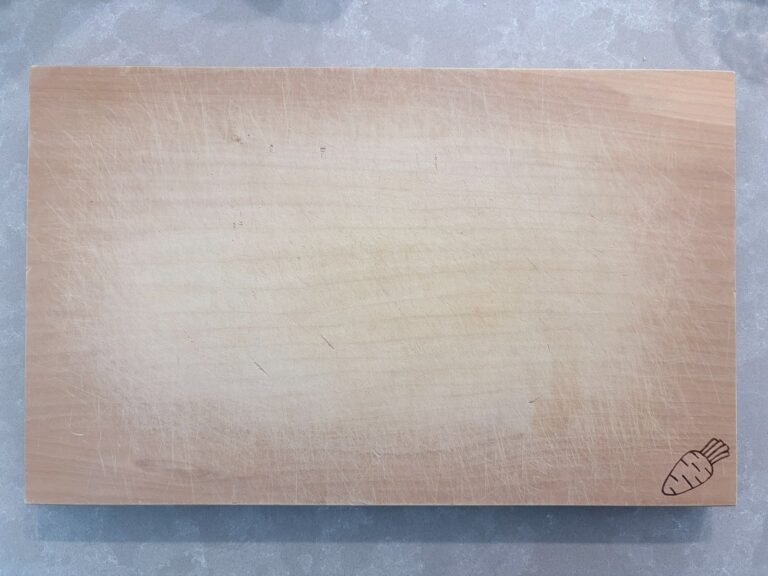 Japanese cutting board in ginkgo after two years of daily use